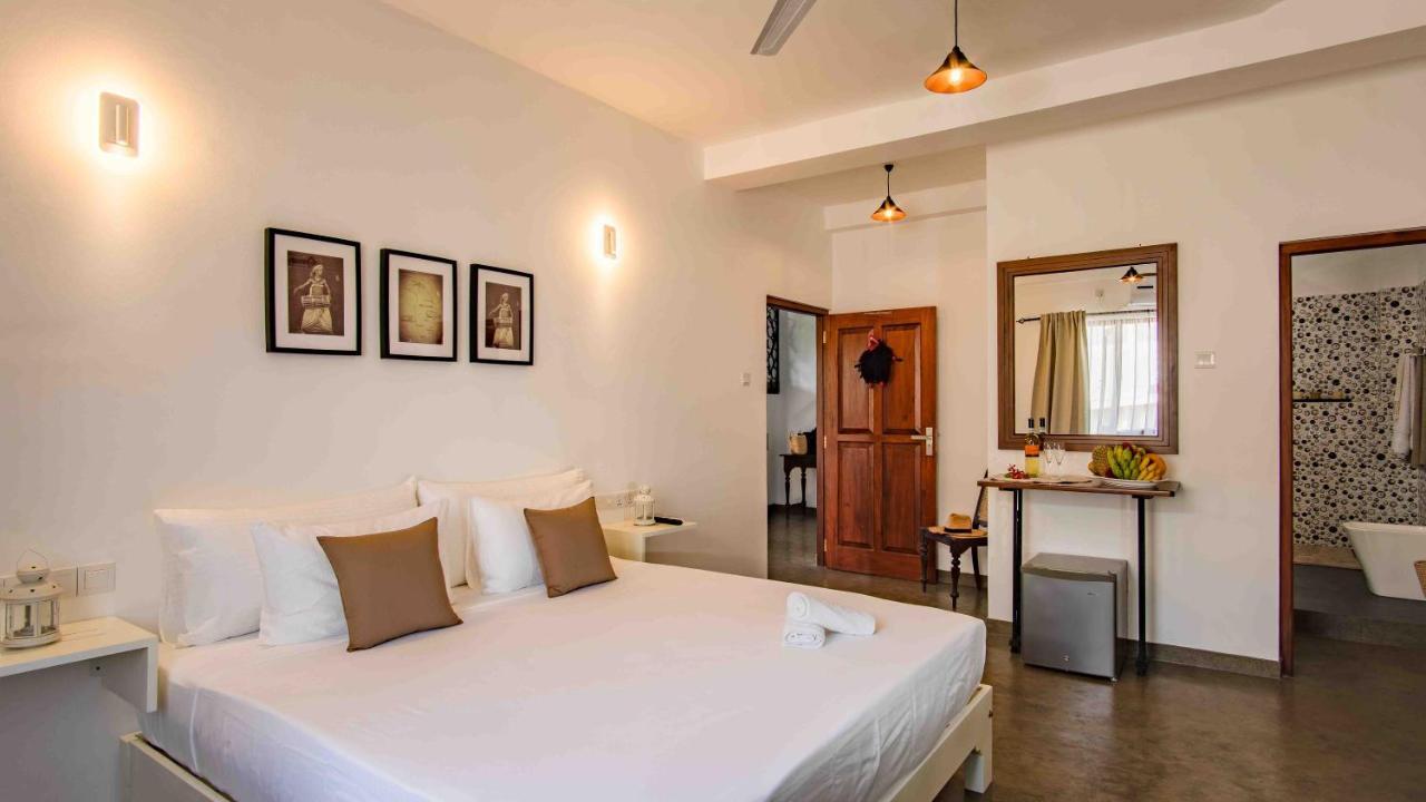 Brixia Cafe & Guest Bed & Breakfast Galle Eksteriør bilde