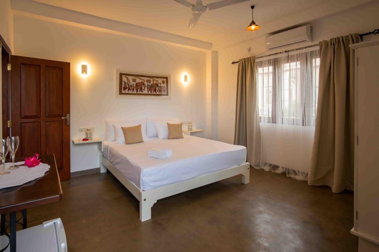 Brixia Cafe & Guest Bed & Breakfast Galle Eksteriør bilde