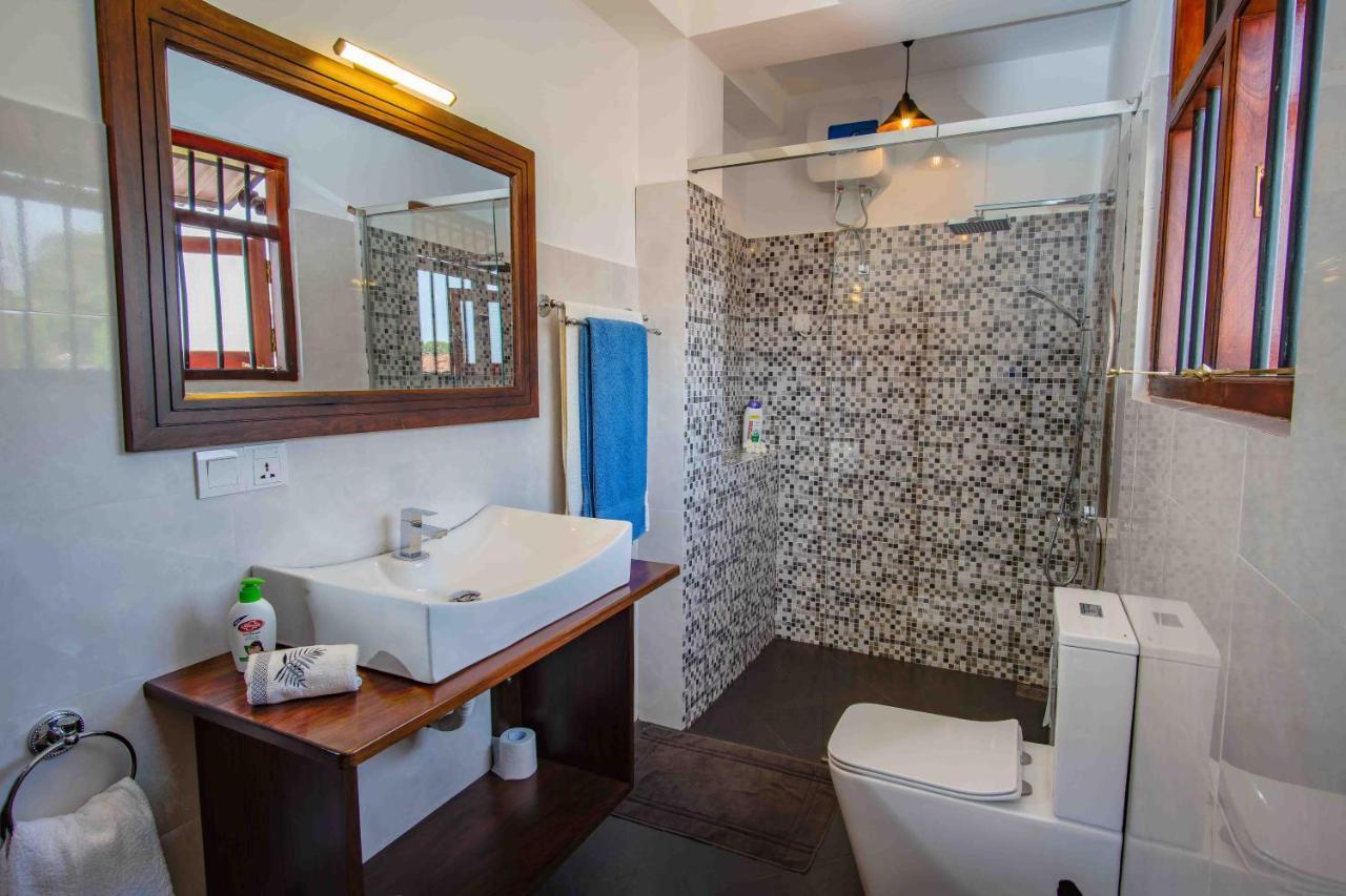 Brixia Cafe & Guest Bed & Breakfast Galle Eksteriør bilde