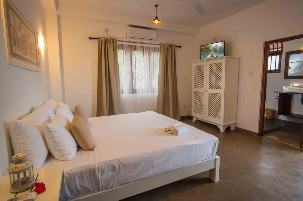 Brixia Cafe & Guest Bed & Breakfast Galle Eksteriør bilde