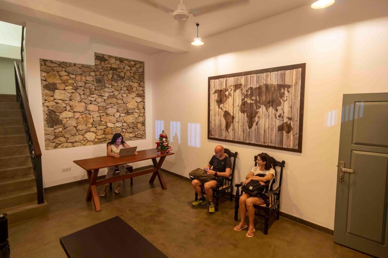Brixia Cafe & Guest Bed & Breakfast Galle Eksteriør bilde
