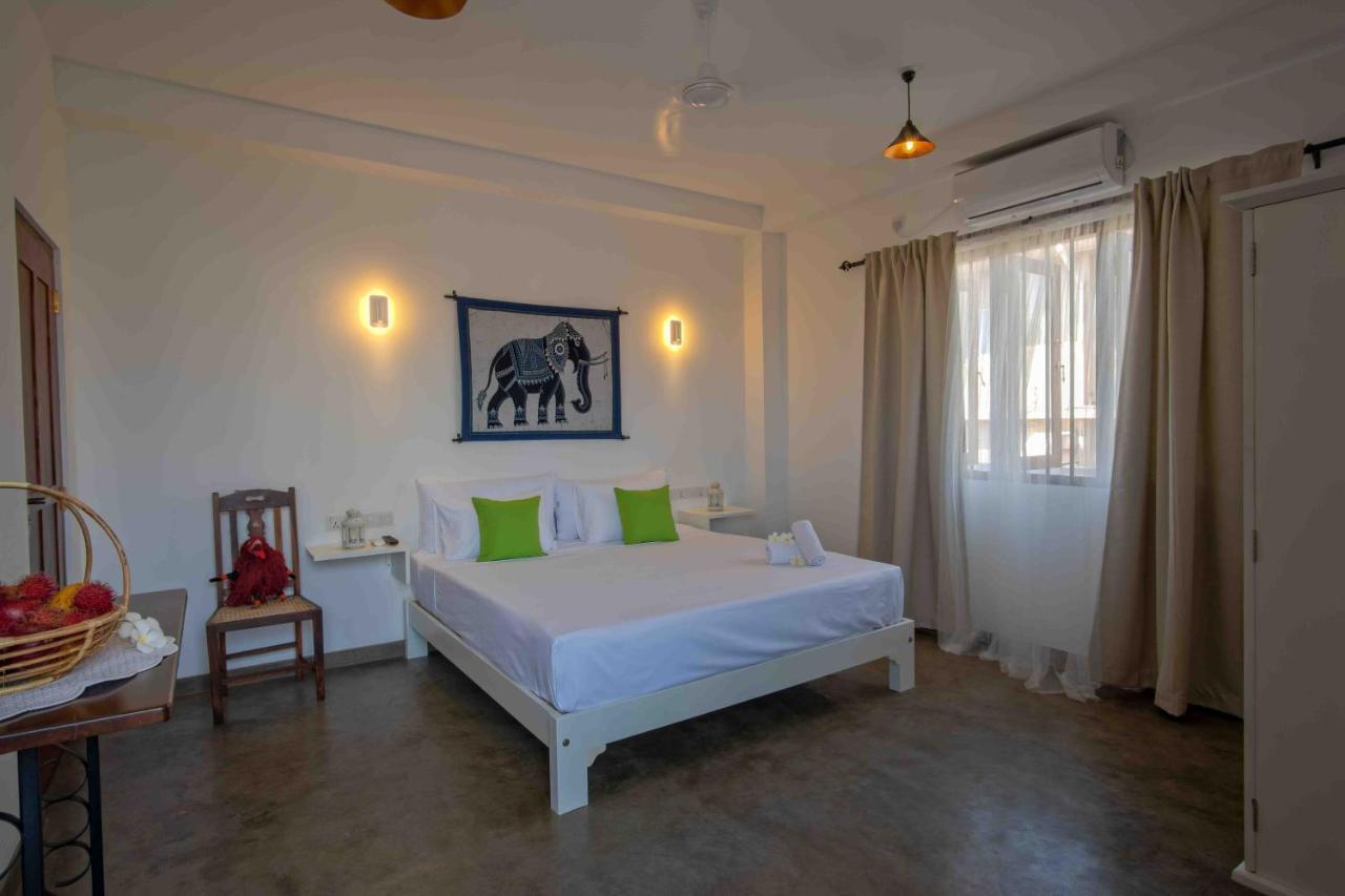 Brixia Cafe & Guest Bed & Breakfast Galle Eksteriør bilde